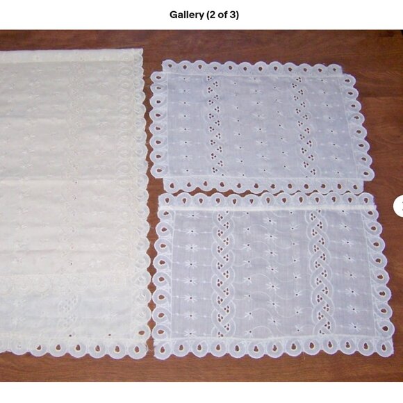 4 Vintage White Table Runners or Dresser Scarves 40 x 14, 33 x 12.5, 13 x 10 (2) - Picture 1 of 3